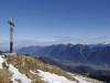 Vorderer Felderkopf in den Ammergauer Alpen - Gipfelkreuz und Blick aufs Estergebige